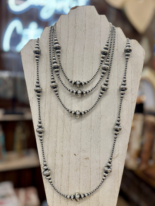 {Desert Dreaming} 3-14mm Navajo Pearl Necklace